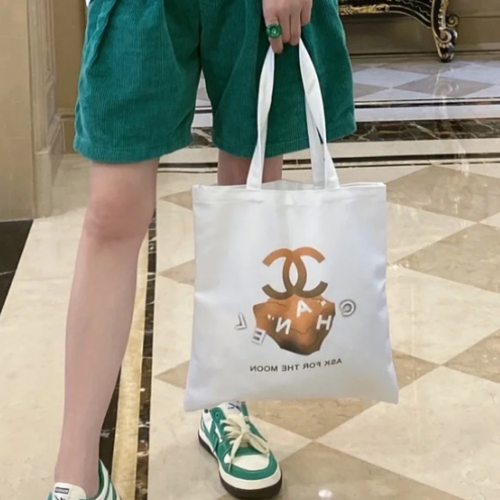 Chanel beauty gift ask for the moon canvas tote - Picture 3 of 13